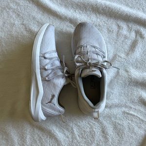 Puma soft foam+ sneakers